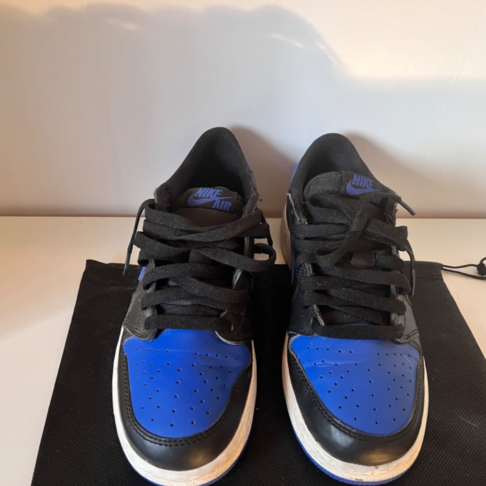 Sneakers - Picture 3 of 5